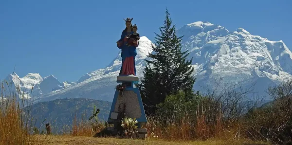 Tours Laguna de Llanganuco - Carhuaz, Yungay, Campo Santo (FULL DAY)